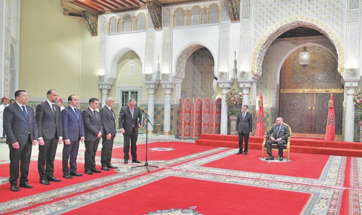 Sa Majesté le Roi reçoit les cinq nouveaux ministres que le Souverain nomme membres du gouvernement