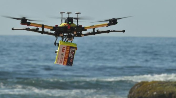 Des nageurs secourus en mer par un drone Des nageurs secourus en mer par un drone