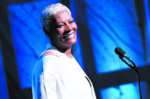 Les stars fauchées : Dionne Warwick Les stars fauchées : Dionne Warwick