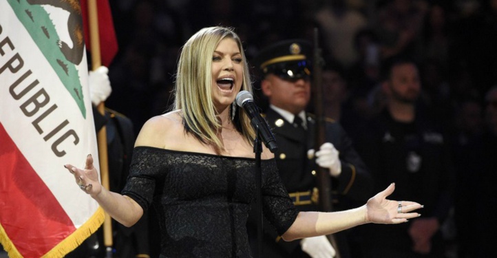 Fergie massacre l’hymne américain