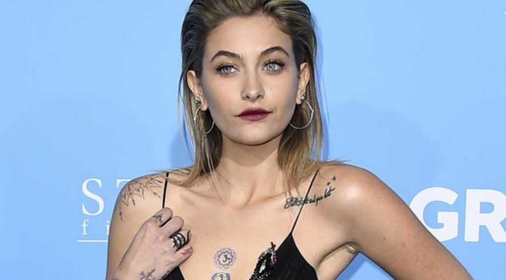 Paris Jackson demande à ses fans d'arrêter de photoshopper sa couleur de peau