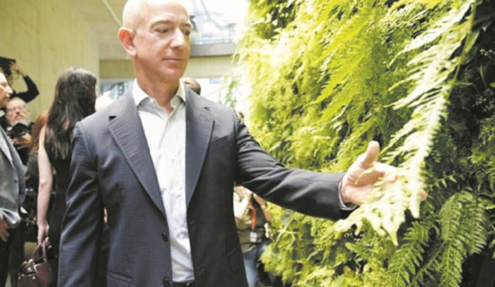 Jeff Bezos, patron d'Amazon et homme le plus riche du monde Jeff Bezos, patron d'Amazon et homme le plus riche du monde