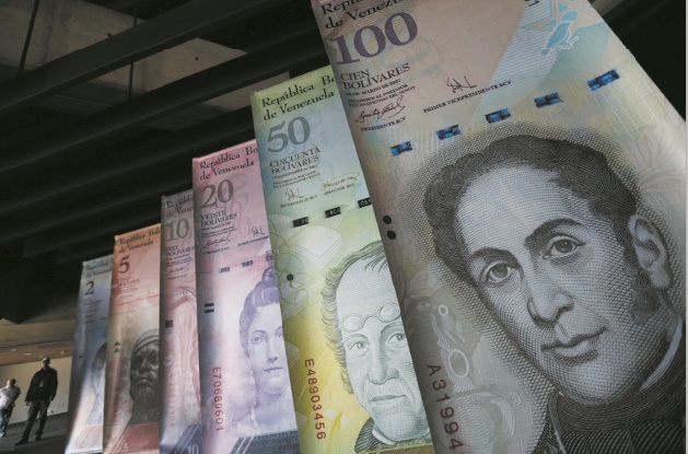 La hausse du salaire minimum au Venezuela, une baguette magique ?