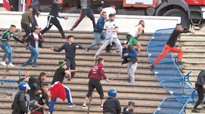 Le foot algérien secoué par le hooliganisme Le foot algérien secoué par le hooliganisme