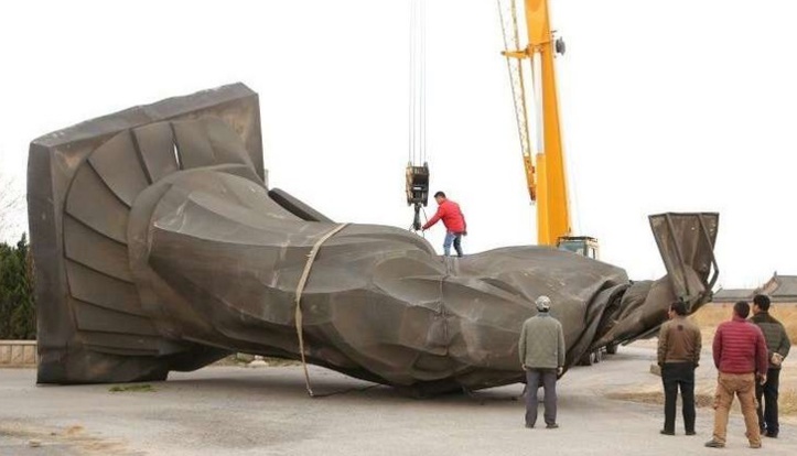 Insolite : Statue d’empereur