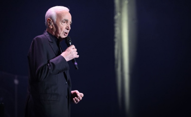 Aznavour annule un concert à cause d'un tour de reins Aznavour annule un concert à cause d'un tour de reins