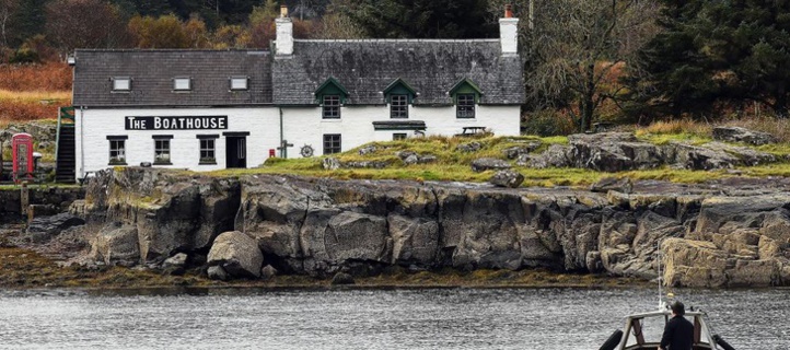 Cinq habitants rachètent leur petite île en Ecosse