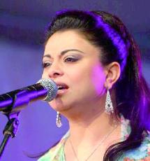 La presse algérienne encense la diva marocaine : Latifa Raafat: “Je suis porteuse d'un message d'amitié et de fraternité”