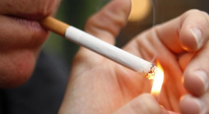 Les fumeurs invétérés animés de bonnes intentions Les fumeurs invétérés animés de bonnes intentions