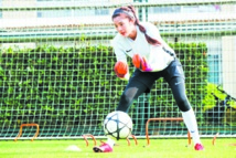 La gardienne de but de la Chine préfère les crampons aux podiums
