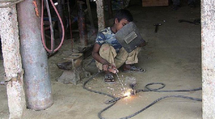 Les mille et une petites mains invisibles du travail dangereux Les mille et une petites mains invisibles du travail dangereux