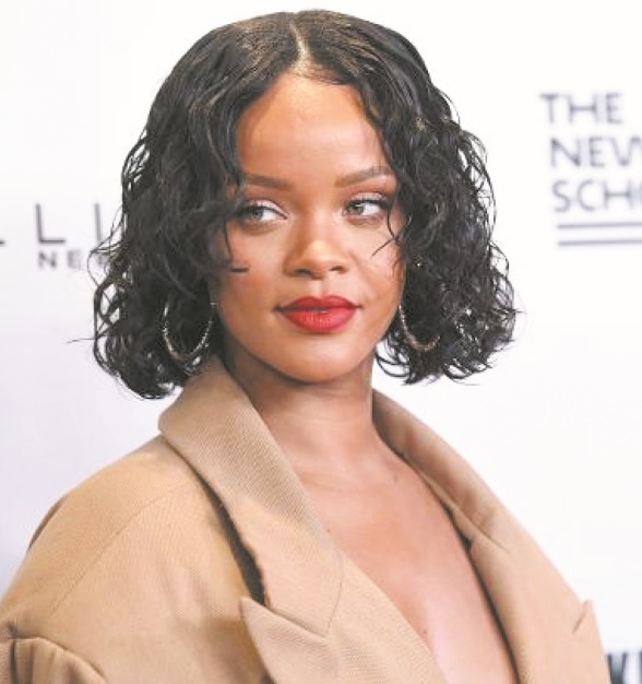 Des stars dans le rouge : Rihanna