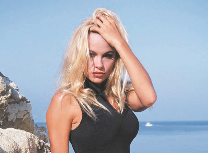 Des stars dans le rouge : Pamela Anderson