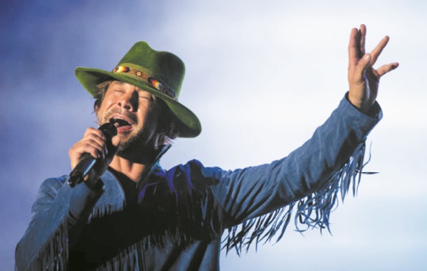 Jamiroquai donne un spectacle impressionnant de rythmes funk et pop