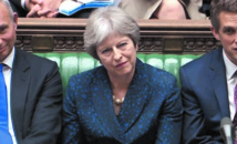 Theresa May perd deux poids lourds de son gouvernement Theresa May perd deux poids lourds de son gouvernement