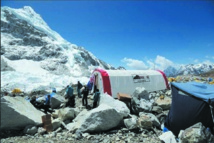 Sur l’Everest, la salle des urgences la plus élevée du monde