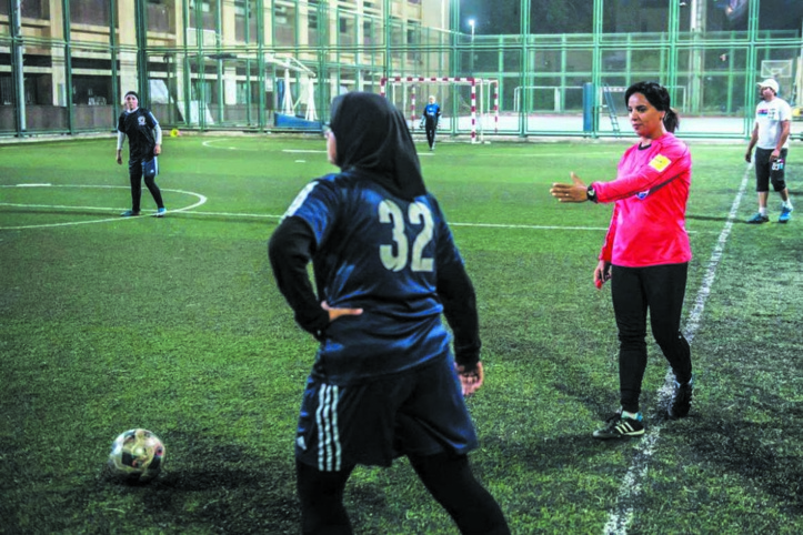 Les arbitres égyptiennes de football, pionnières en quête de reconnaissance