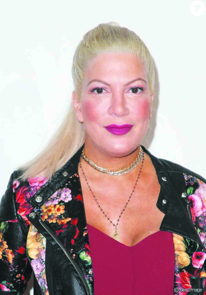 Des stars dans le rouge : Tori Spelling Des stars dans le rouge : Tori Spelling