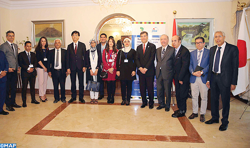 Six jeunes Marocains bénéficieront de bourses d'études et de stages au Japon Six jeunes Marocains bénéficieront de bourses d'études et de stages au Japon