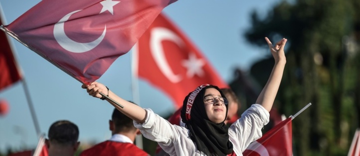 L'UE juge insuffisante la levée de l'état d'urgence en Turquie