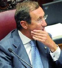 Eventuelles élections anticipées en Italie : Gianfranco Fini s'apprête à lancer un nouveau parti Eventuelles élections anticipées en Italie : Gianfranco Fini s'apprête à lancer un nouveau parti