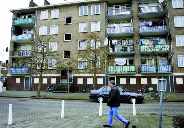 Les droits des MRE au cœur de l’action de Mohamed Ameur : Marocains du monde, ceci vous intéresse ! Les droits des MRE au cœur de l’action de Mohamed Ameur : Marocains du monde, ceci vous intéresse !