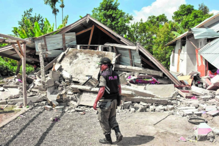 Au moins 13 morts dans un séisme en Indonésie