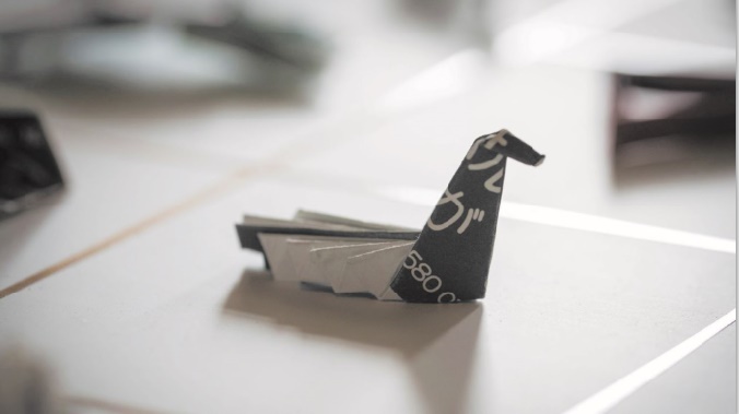 Pourboire à la japonaise : L'origami laissé sur la table Pourboire à la japonaise : L'origami laissé sur la table