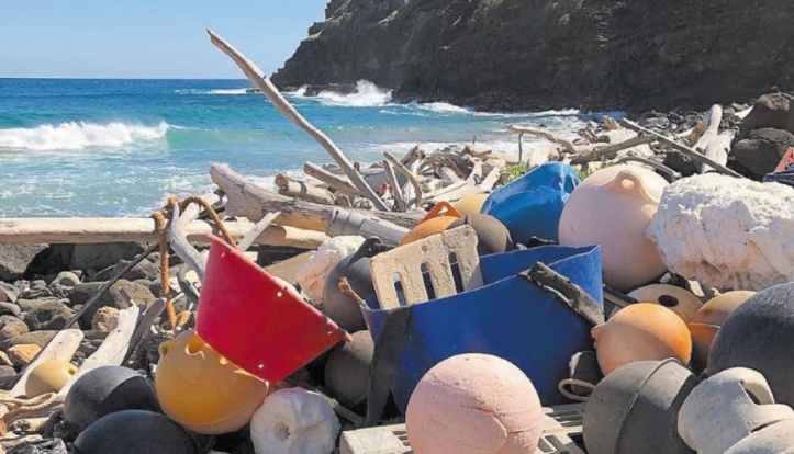 En se dégradant, le plastique libère des gaz à effet de serre