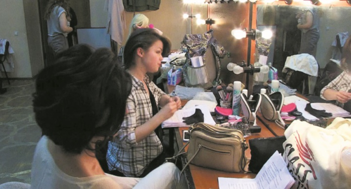 Du théâtre pour combler les divisions de la guerre en Ukraine Du théâtre pour combler les divisions de la guerre en Ukraine