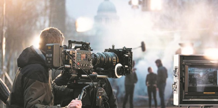 Des professionnels et spécialistes discutent à Harhoura des contraintes de la production cinématographique Des professionnels et spécialistes discutent à Harhoura des contraintes de la production cinématographique