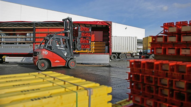 Faible taux d'exploitation et absence d'évaluation de la performance au niveau des services logistiques et de matériel Faible taux d'exploitation et absence d'évaluation de la performance au niveau des services logistiques et de matériel