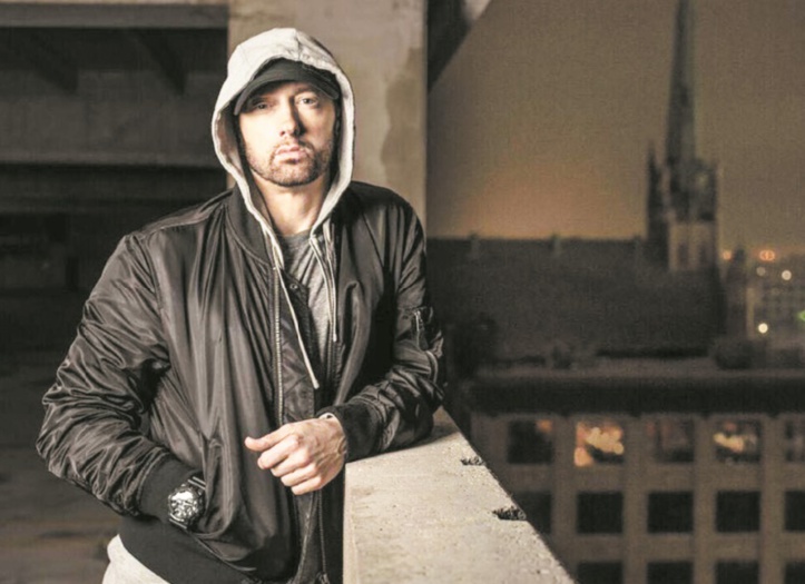 Eminem fait son come-back avec un album-surprise
