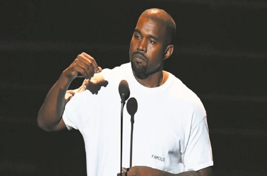 En larmes, Kanye West s’excuse pour ses propos sur l’esclavage