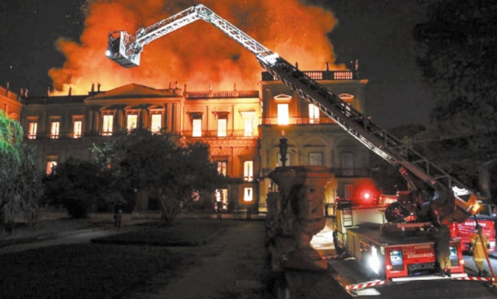Indignation générale après l'incendie du Musée national de Rio