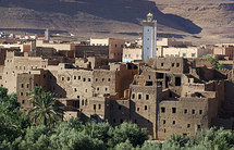 Les habitants montent au créneau : Marche populaire à Tinghir contre l'exclusion Les habitants montent au créneau : Marche populaire à Tinghir contre l'exclusion