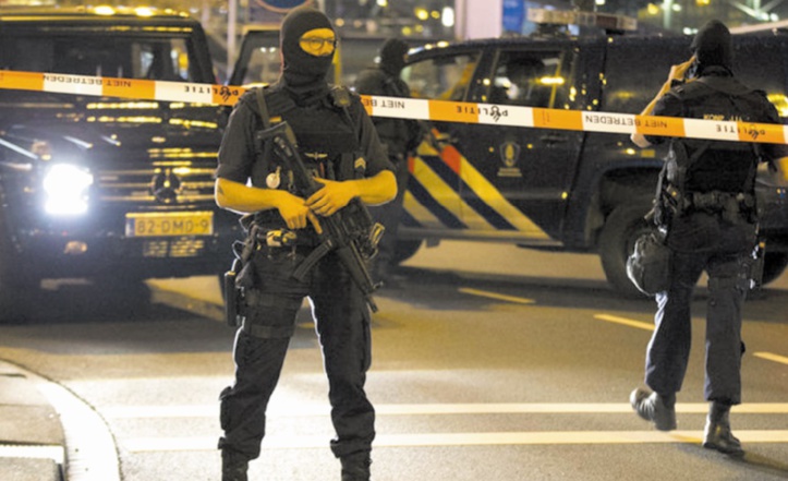 Un homme armé tue cinq personnes en Californie avant de se donner la mort Un homme armé tue cinq personnes en Californie avant de se donner la mort