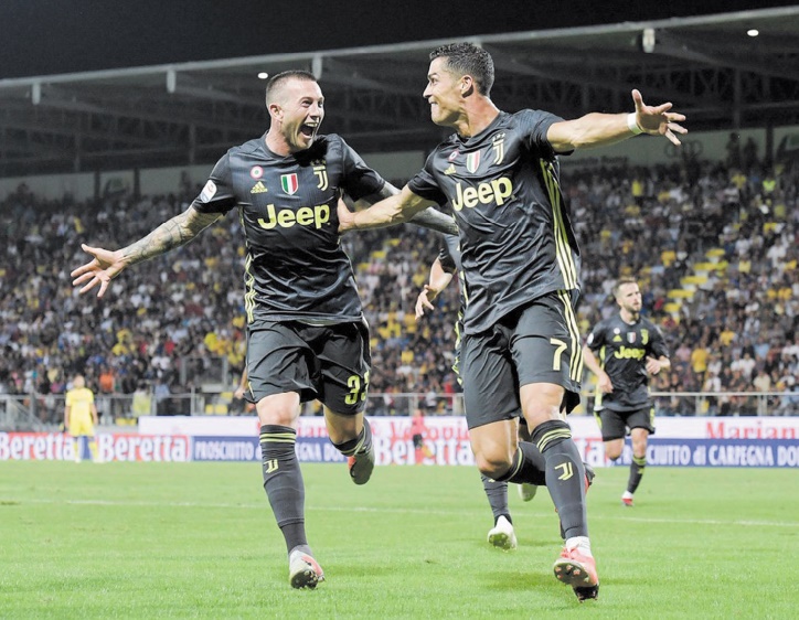 Calcio : La Juventus et Naples avancent, la Roma en crise