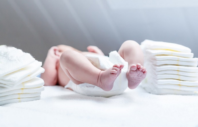 Insolite : Couches pour bébé recyclées en pots de fleurs