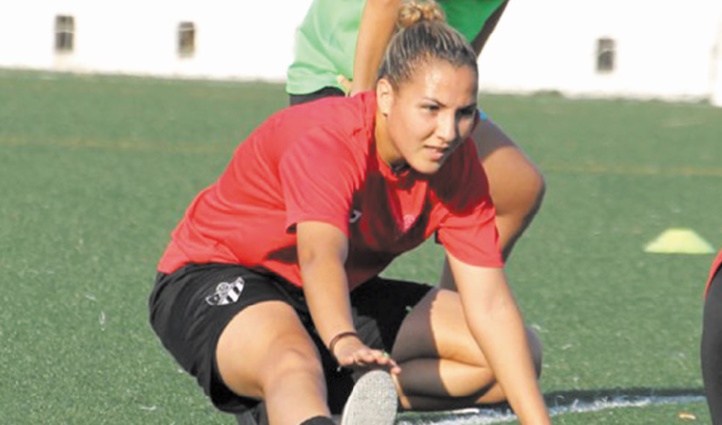 Meryem Hajri, première footballeuse professionnelle marocaine en ligue espagnole Meryem Hajri, première footballeuse professionnelle marocaine en ligue espagnole
