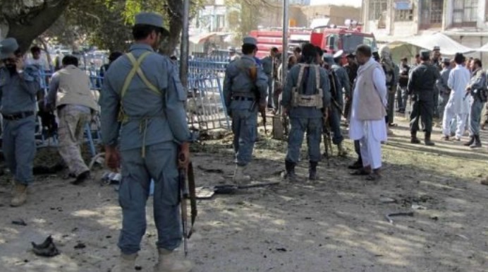 Au moins 13 morts dans un attentat-suicide en Afghanistan Au moins 13 morts dans un attentat-suicide en Afghanistan
