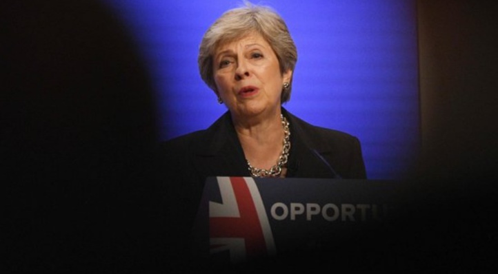 Theresa May confrontée à des menaces de démission de ses ministres Theresa May confrontée à des menaces de démission de ses ministres