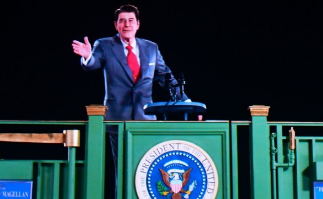 Un hologramme du président Reagan réveille de vieux souvenirs