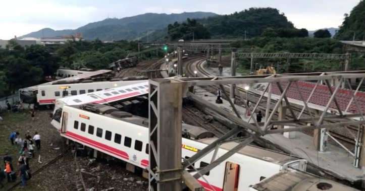 18 morts dans un accident de train au Taïwan 18 morts dans un accident de train au Taïwan