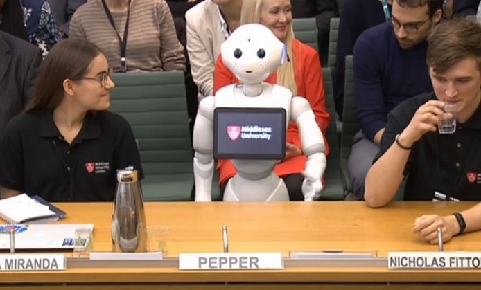 Insolite : Un robot au parlement