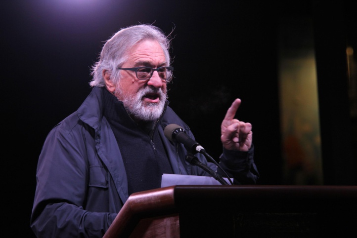 De Niro: Un bulletin de vote est "plus puissant que les bombes"