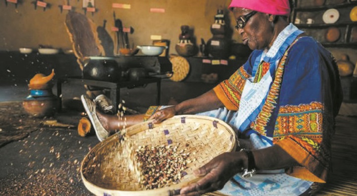 Dans la capitale du Zimbabwe, un village pour sauvegarder les traditions