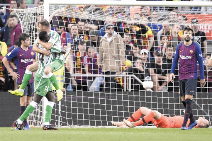 Le Barça battu chez lui, le Real fortifie Solari Le Barça battu chez lui, le Real fortifie Solari