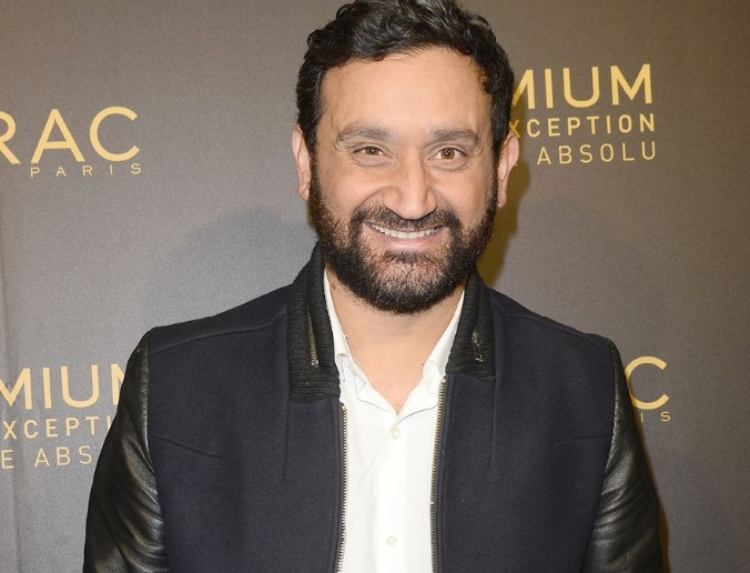 Cyril Hanouna : Pour l'instant, je n'ai rien reçu mais Karine Ferri me réclamerait 1 million d'euros Cyril Hanouna : Pour l'instant, je n'ai rien reçu mais Karine Ferri me réclamerait 1 million d'euros