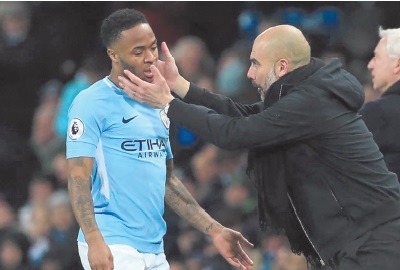 ​Guardiola soutient Sterling et appelle à combattre le racisme tous les jours